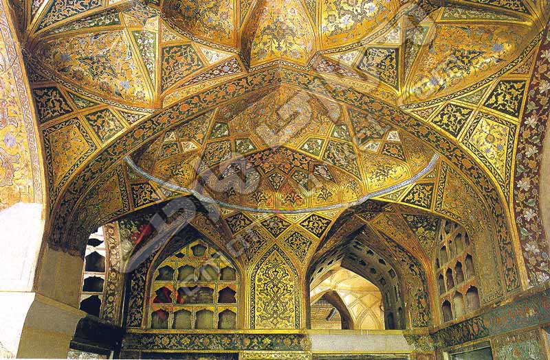تزئینات سقف اتاق در کاخ هشت بهشت