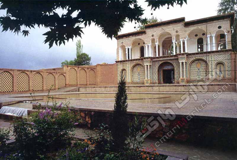 تصویرجلو خان باغ شاهزاده ماهان و عمارت ورودی از خارج باغ