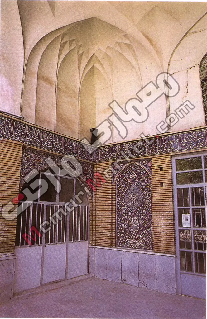 فضای ایوان جنوبی مسجد جامع تهران
